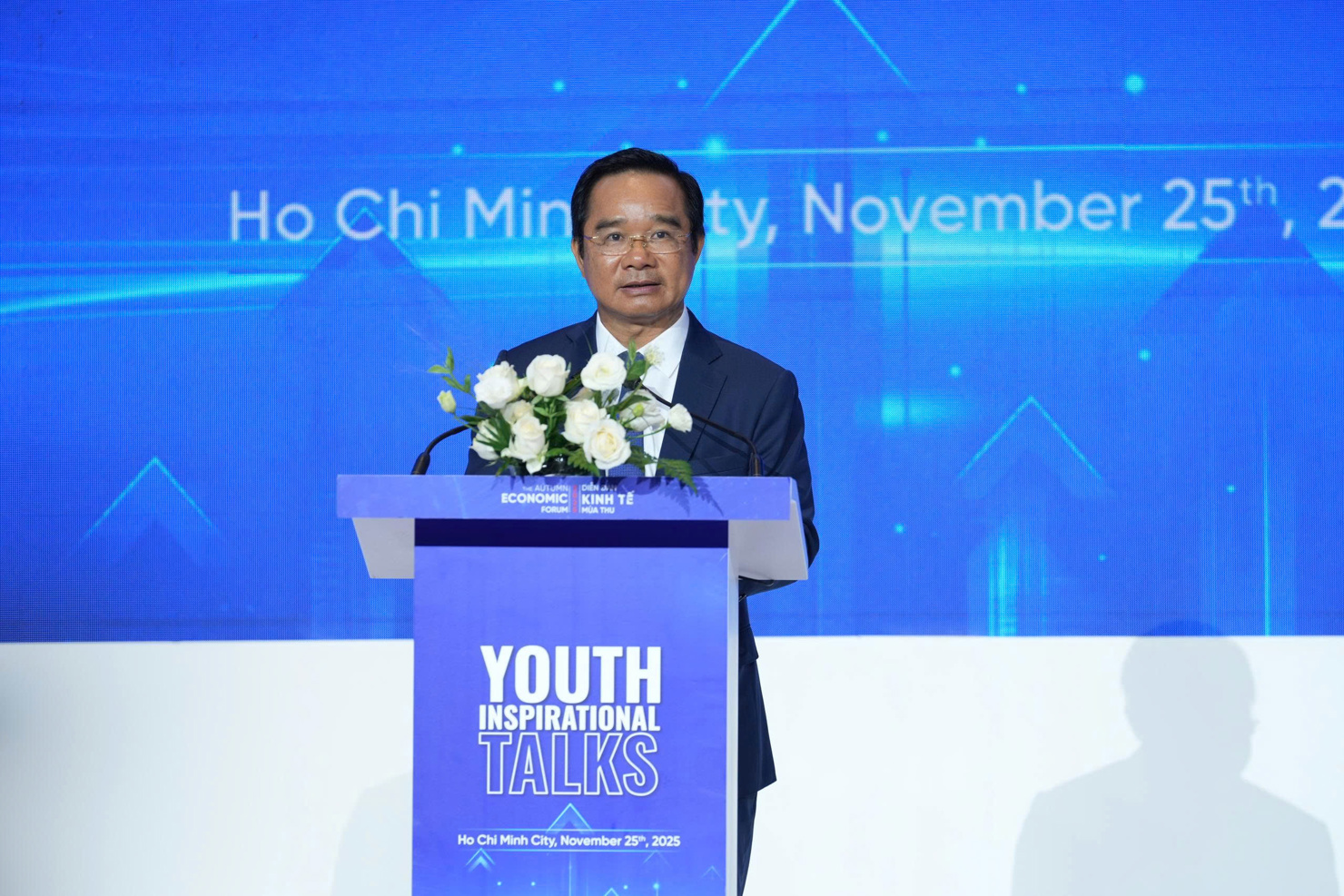 &Ocirc;ng Nguyễn Văn Được - Chủ tịch UBND TP. Hồ Ch&iacute; Minh nhấn mạnh, thế hệ trẻ l&agrave; trung t&acirc;m của sự chuyển đổi trong kỷ nguy&ecirc;n th&ocirc;ng minh