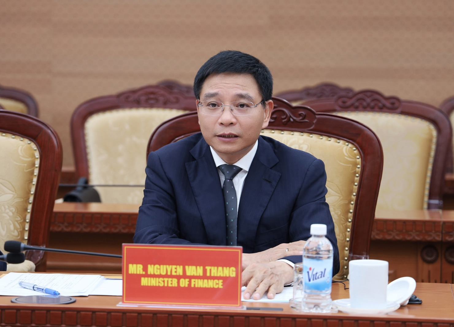 Bộ trưởng Bộ T&agrave;i ch&iacute;nh Nguyễn Văn Thắng ph&aacute;t biểu tại buổi l&agrave;m việc c&ugrave;ng L&atilde;nh đạo WB.