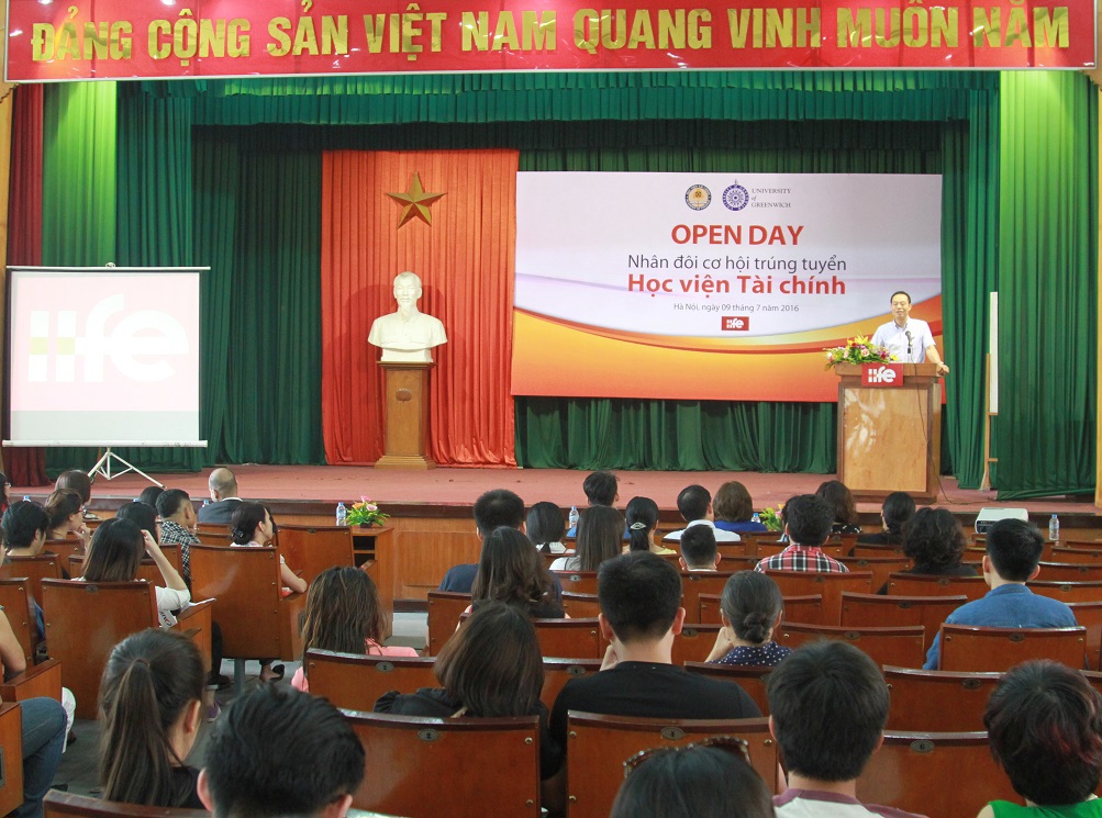 Ngày 09/7/2016, tại Hà Nội, Viện Đào tạo Quốc tế tổ chức OpenDay “Nhân đôi cơ hội trúng tuyển Học viện Tài chính” để giới thiệu về chương trình liên kết đào tạo DDP cho sinh viên. Nguồn: iife.edu.vn
