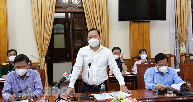 Chủ tịch UBND tỉnh Nguyễn Phi Long phát biểu chỉ đạo tại cuộc họp. Ảnh: Tiến Sỹ