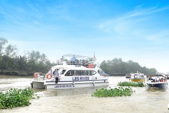 Khách hàng trải nghiệm cung đường sông từ Sài Gòn đến dự án Aqua City. Ảnh Novaland