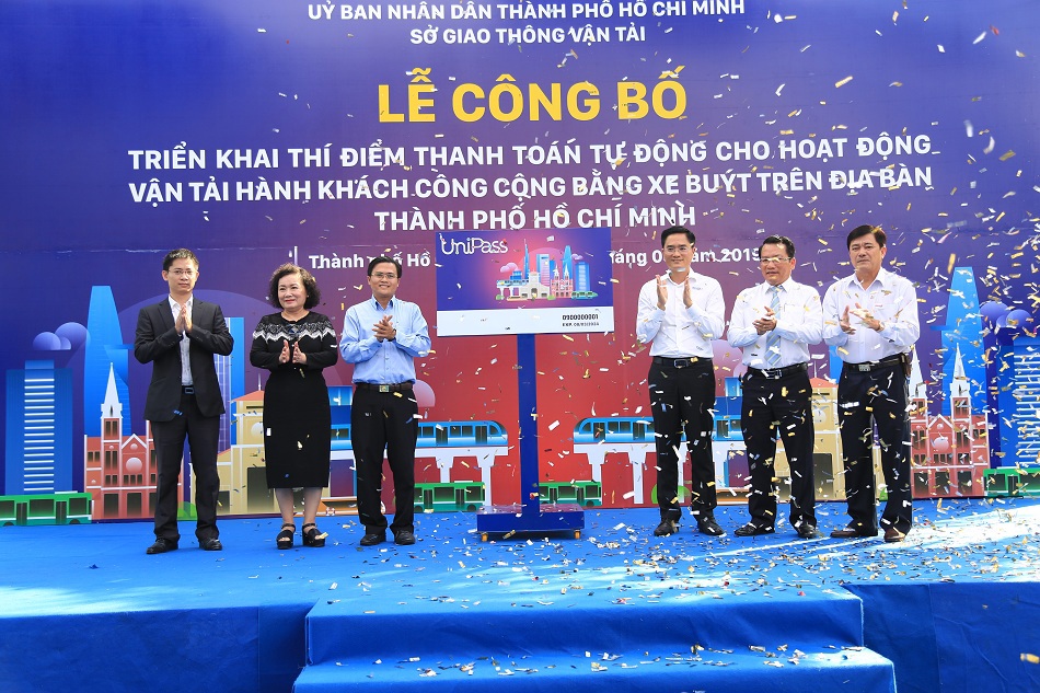 Lễ công bố Triển khai thí điểm thanh toán tự động cho hoạt động vận tải hành khách công cộng bằng xe buýt trên địa bàn TP. Hồ Chí Minh. Ảnh VB