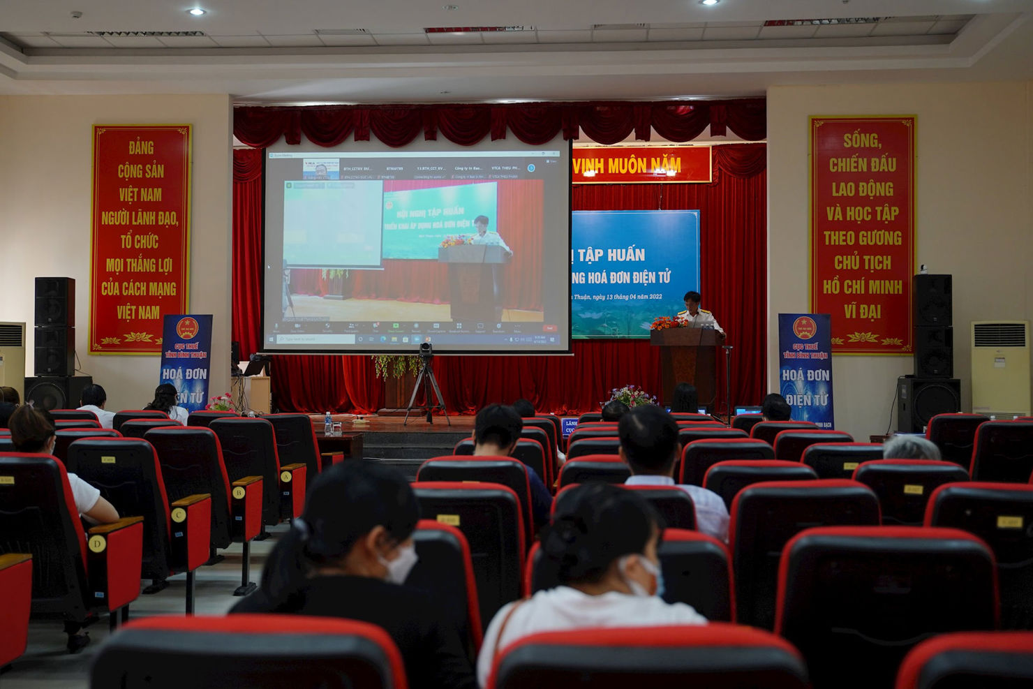 Hội nghị tập huấn triển khai HĐĐT ở Cục Thuế tỉnh Bình Thuận. 