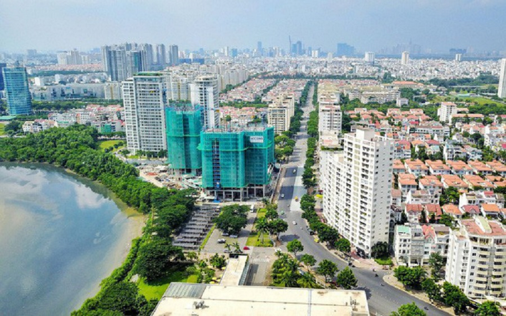 TP. Hồ Chí Minh từ lâu đã không còn đủ sức chứa cho các dự án bất động sản quy mô lớn. Ảnh Bảo Trân