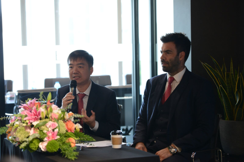 Ông Pantazis Therianos - CEO Euroterra Capital (phải) và ông Kingston Lai - CEO Denzell Việt Nam (trái) tại lễ công bố hợp tác. Ảnh Denzell