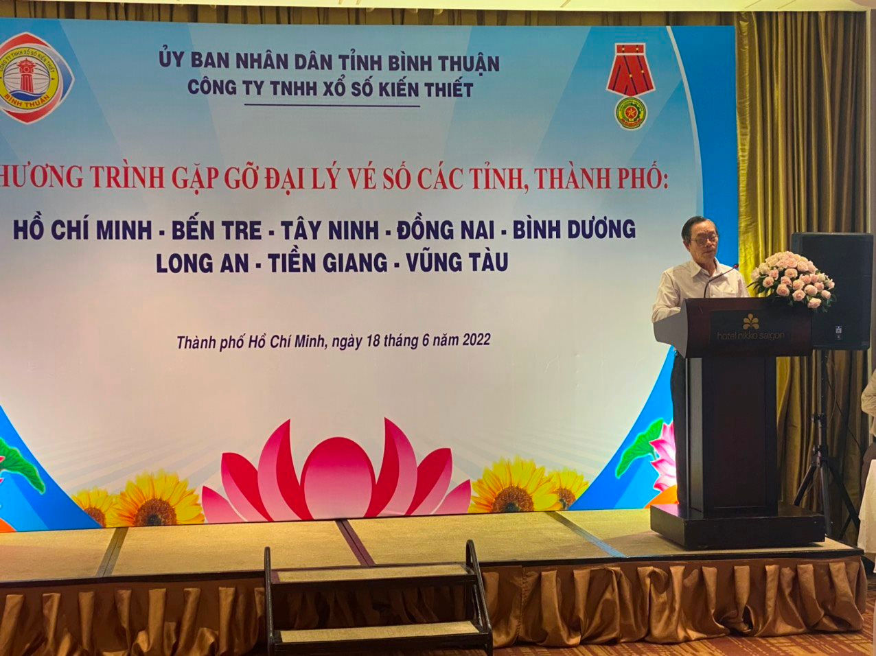 Ông Phan Văn Đăng, Phó Chủ tịch Thường trực UBND tỉnh Bình Thuận phát biểu tại hội nghị. Ảnh: Nguyễn Luân