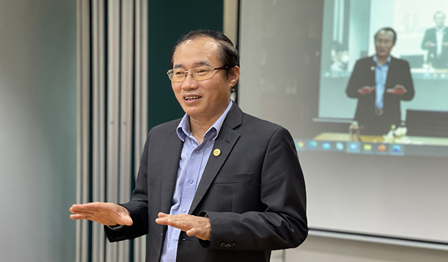 Ông Phùng Chu Cường – Tổng giám đốc Phú Long chia sẻ trong buổi ra mắt và triển khai nền tảng Workplace. Ảnh: T.H.