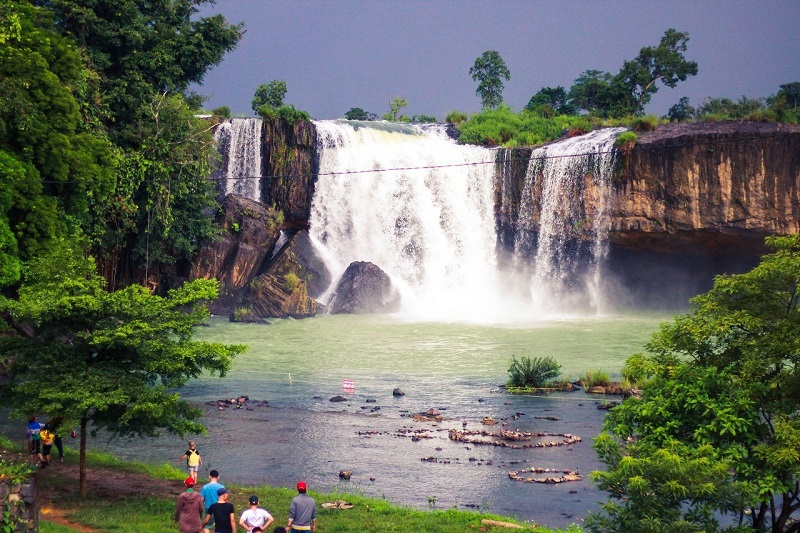 Danh thắng thác Dray Nur, điểm đến được nhiều du khách lựa chọn khi đến Đắk Lắk. Ảnh: Đình Đối