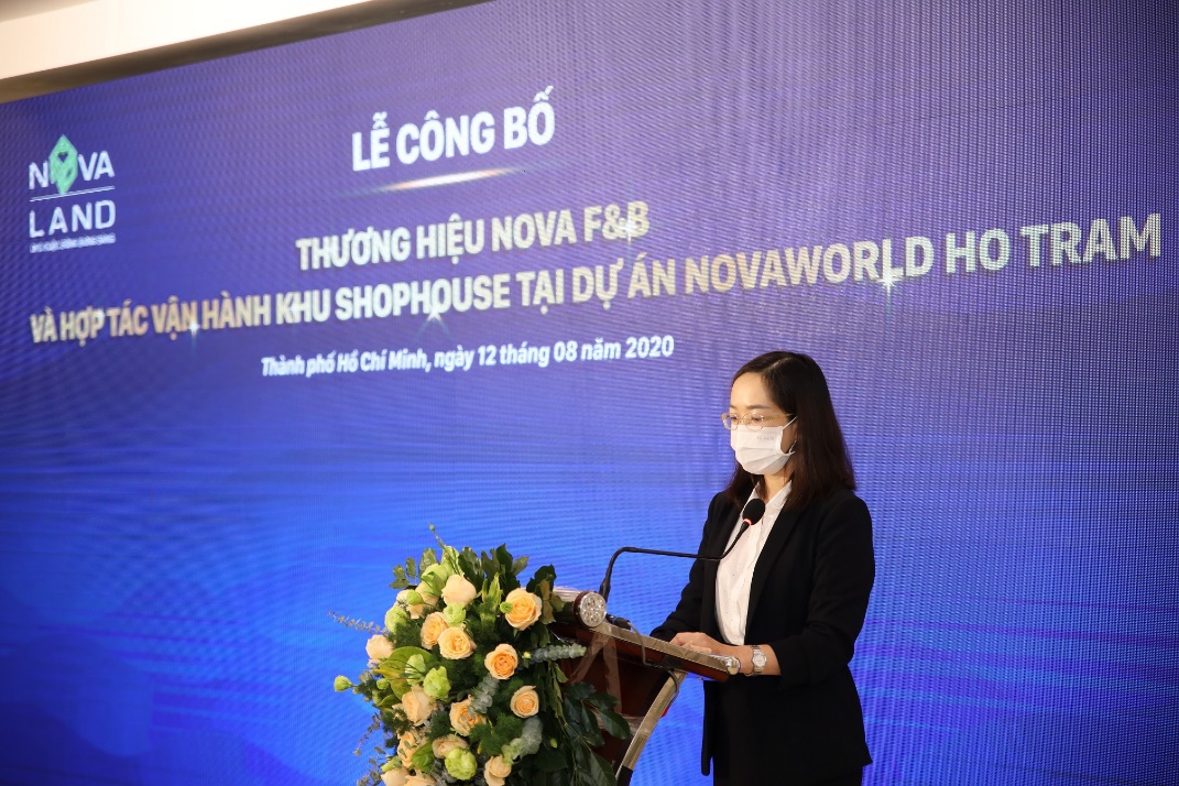 Bà Võ Đoan Thùy - Giám đốc điều hành Nova F&B phát biểu tại sự kiện. Ảnh NVL