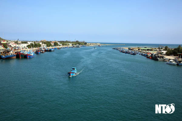 Cảng Ninh Chữ (Ninh Hải) được đầu tư nâng cấp phục vụ cho phát triển kinh tế biển. Ảnh: Xuân Bính