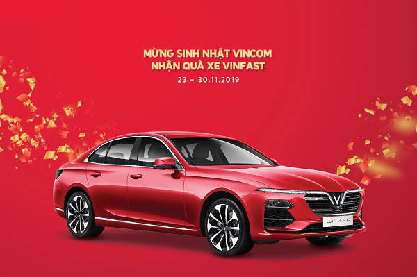 Chiếc sedan 5 chỗ mang thương hiệu xe Việt VinFast Lux A2.0 với thiết kế thời thượng và hiện đại là món quà tri ân đặc biệt Vincom dành tặng khách hàng nhân kỷ niệm 15 năm thành lập. Ảnh VIN