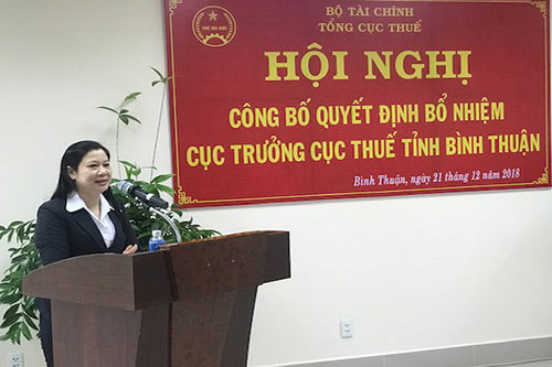 Tân Cục trưởng Cục Thuế Bình Thuận Trần Thị Diệu Hoàng phát biểu tại hội nghị công bố quyết định nhậm chức. Ảnh TBT