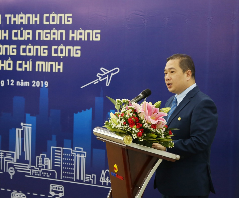 Ông Hồ Phan Hải Triều - Phó Tổng Giám đốc Ngân hàng Vietbank phát biểu tại lễ công bố thẻ thanh toán thông minh. Ảnh VB