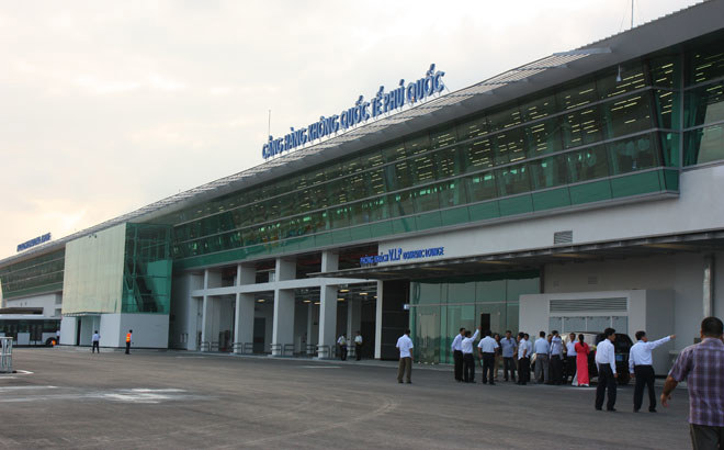 Bộ Giao thông Vận tải cho rằng việc bán 100% vốn nhà nước tại sân bay Phú Quốc là một trong những phương án góp phần xã hội hoá đầu tư hạ tầng hàng không. ảnh internet