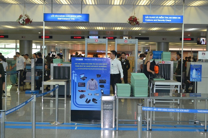Khu vực thực hiện soi chiếu chung tại sân bay. ảnh Financeplus.vn