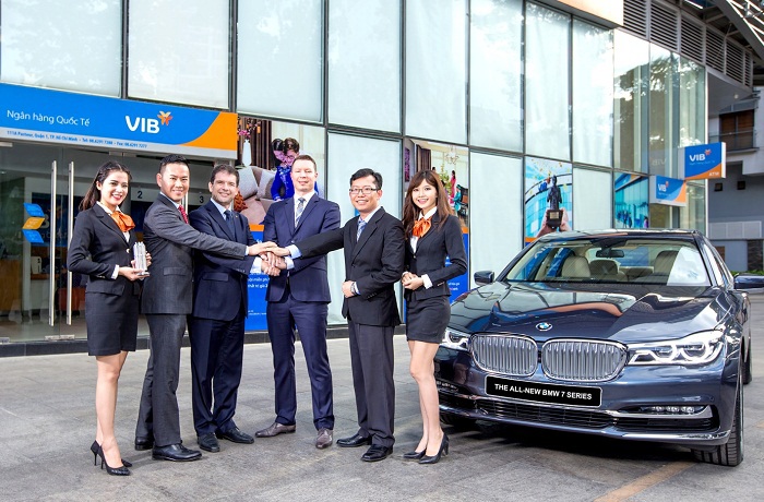 BMW và Ngân hàng VIB ký kết thỏa thuận đối tác chiến lược cung cấp dịch vụ tài chính. Ảnh Hồng Thanh