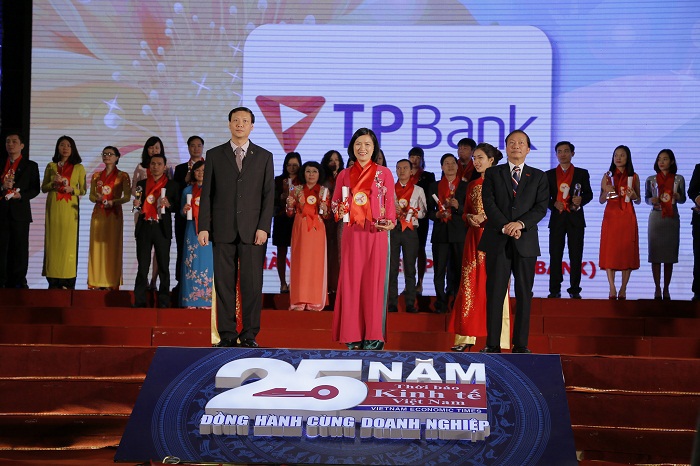  TPBank được vinh danh nhờ có thành tích xuất sắc trong hoạt động kinh doanh và phát triển thương hiệu bền vững. Ảnh: TPB