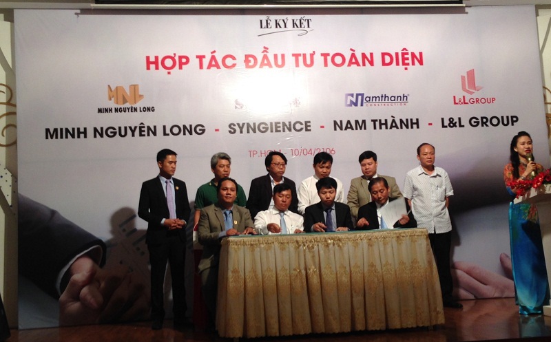   Lãnh đạo các công ty ký kết đầu tư vào dự án DepotMetro Tower – Tham Lương. Ảnh: Financeplus.vn 