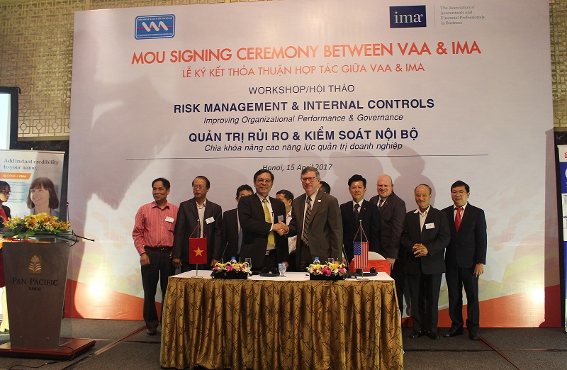 Lễ ký kết hợp tác giữa Hiệp hội IMA và VAA. Ảnh Xuân Mùi