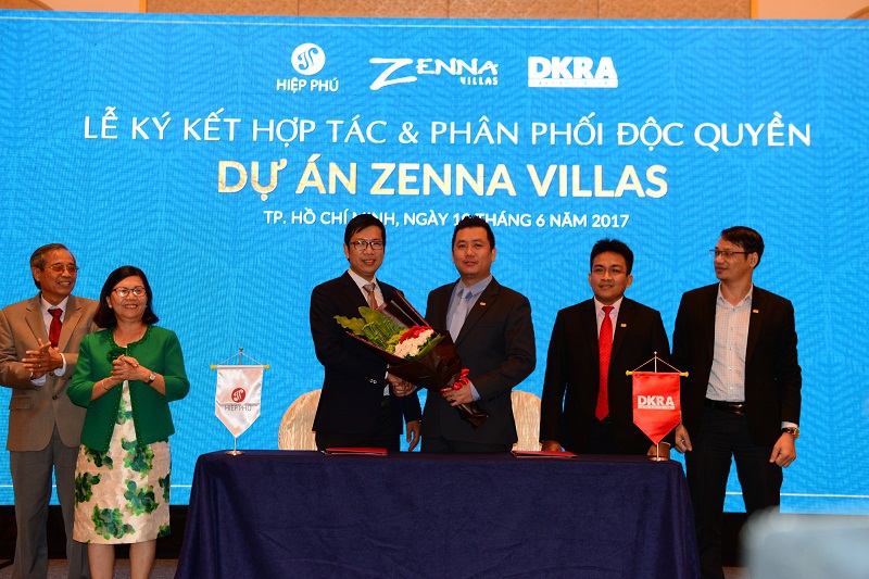 Công ty CP Hiệp Phú ký kết hợp tác cùng Công ty CP Bất động sản Danh Khôi Á Châu phân phối DA khu nghỉ dưỡng cao cấp Zenna Villas. Ảnh DKRA