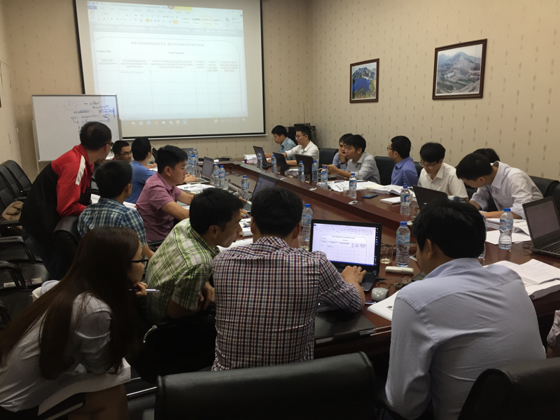 Học viên công ty Sông Đà 9  tham gia khóa học Quản lý dự án chuẩn quốc tế PMI. Ảnh FMIT