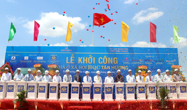 Lễ khỏi công HQC Tân Hương, một trong những công trình trọng điểm năm 2017 của Hoàng Quân. Ảnh HQC