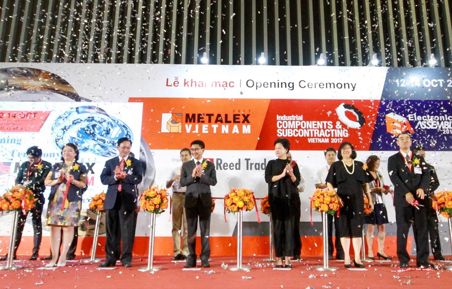 Các đại biểu cắt băng kha mạc triển lãm Metalex Vietnam 2017. Ảnh MTL