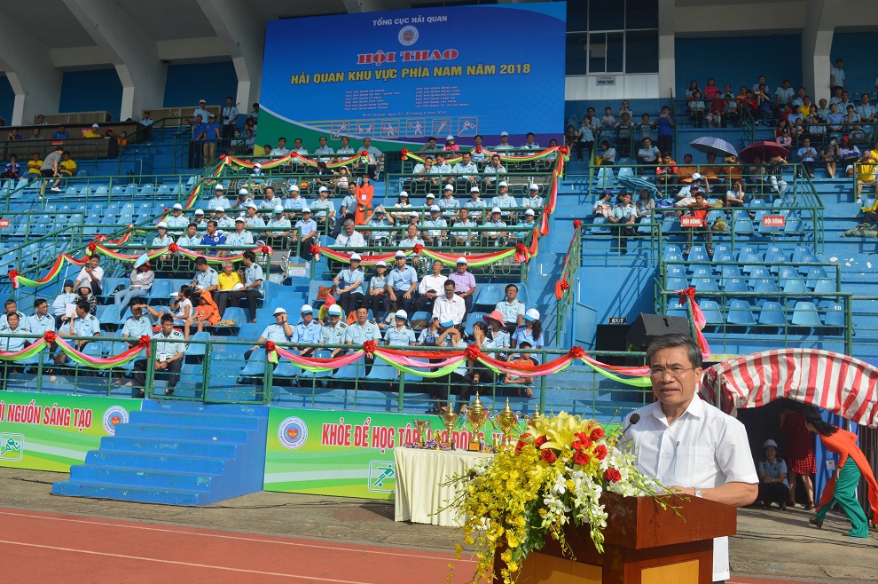 Ông Nguyễn Dương Thái, Phó Tổng Cục trưởng Tổng Cục Hải quan, Trưởng Ban Tổ chức giải phát biểu khai mạc Hội thao ngành Hải quan 2018. Ảnh Doãn Thiệu