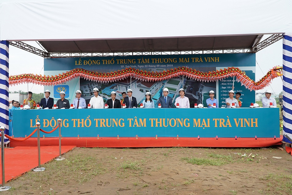 Địa ốc Hoàng Quân chính thức động thổ xây dựng TTTM và giao nhà hoàn thiện và mở bán Khu phố Cát Tường tại Khu đô thị mới Trà Vinh. Ảnh 