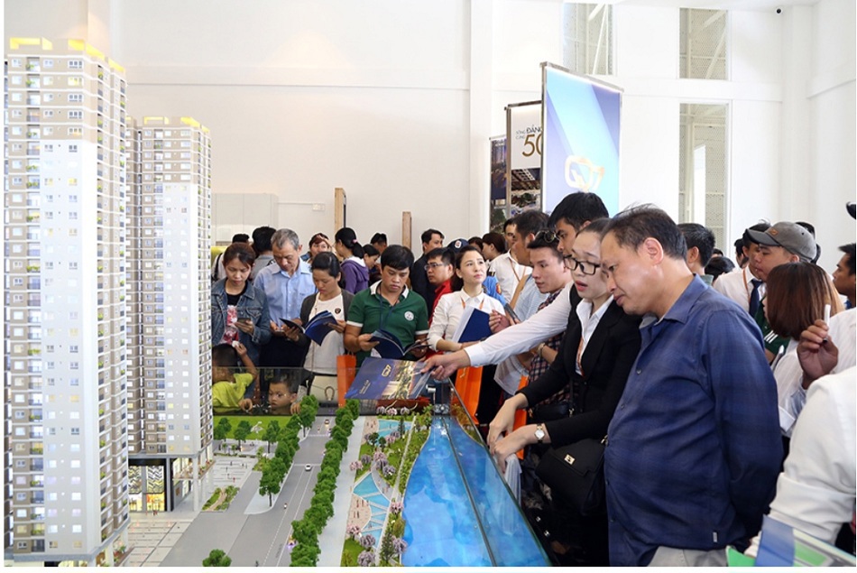 Dự án Q7 Saigon Riverside Complex thu hút rất đông khách tham quan. Ảnh HT