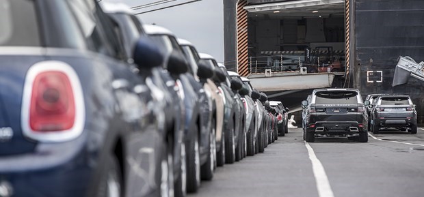 Doanh số bán xe mới của Anh giảm mạnh. Nguồn: Smmt.co.uk