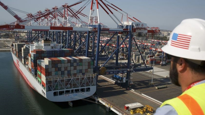 Trong năm 2020, tỷ trọng container đi từ Việt Nam đạt 10,8% trong tổng số container cập cảng Hoa Kỳ. Ảnh: Los Angeles Times