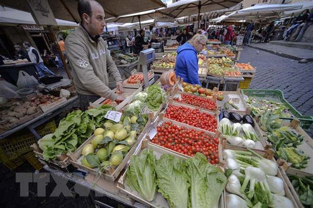 Một khu chợ ở Rome, Italy. (Ảnh: AFP)