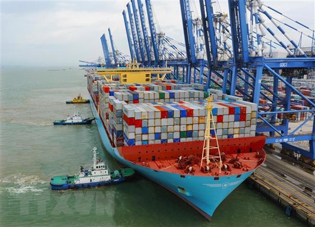 Tàu chở hàng hóa neo tại cảng ở Quảng Châu, tỉnh Quảng Đông, Trung Quốc. Ảnh: THX