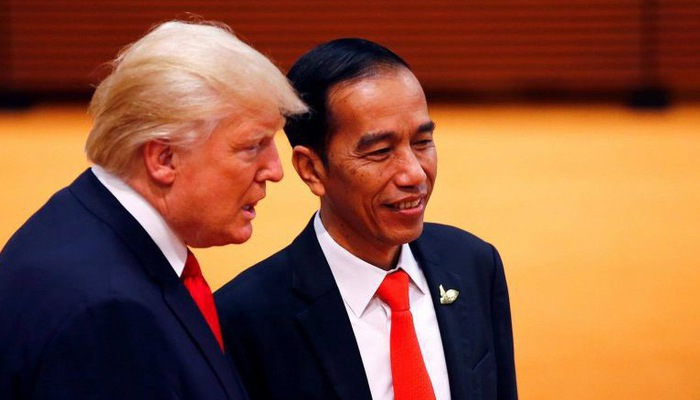 Tổng thống Mỹ Donald Trump (trái) và Tổng thống Indonesia Joko Widodo