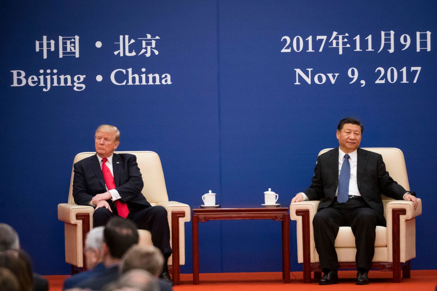 Tổng thống Mỹ Donald Trump (trái) và Chủ tịch Trung Quốc Tập Cận Bình tại Bắc Kinh tháng 11/2017. Ảnh: The New York Times