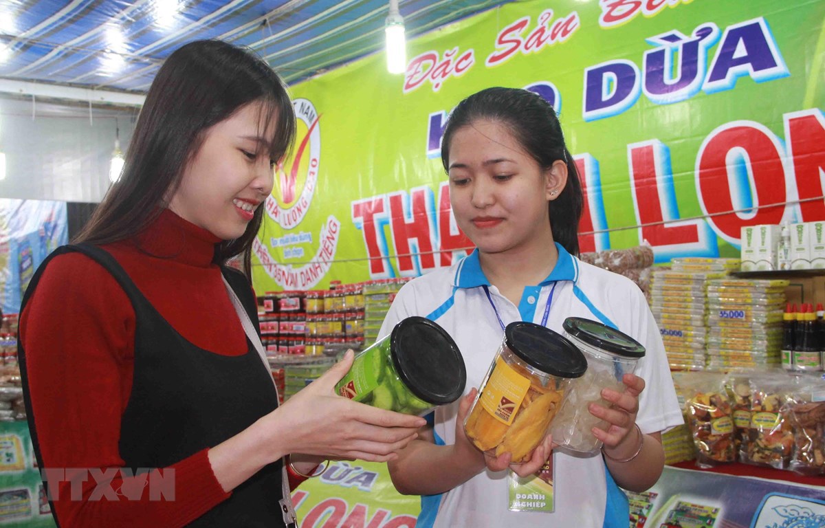 Ngày càng nhiều người tiêu dùng lựa chọn dùng hàng Việt Nam chất lượng cao. Ảnh: Phạm Cường