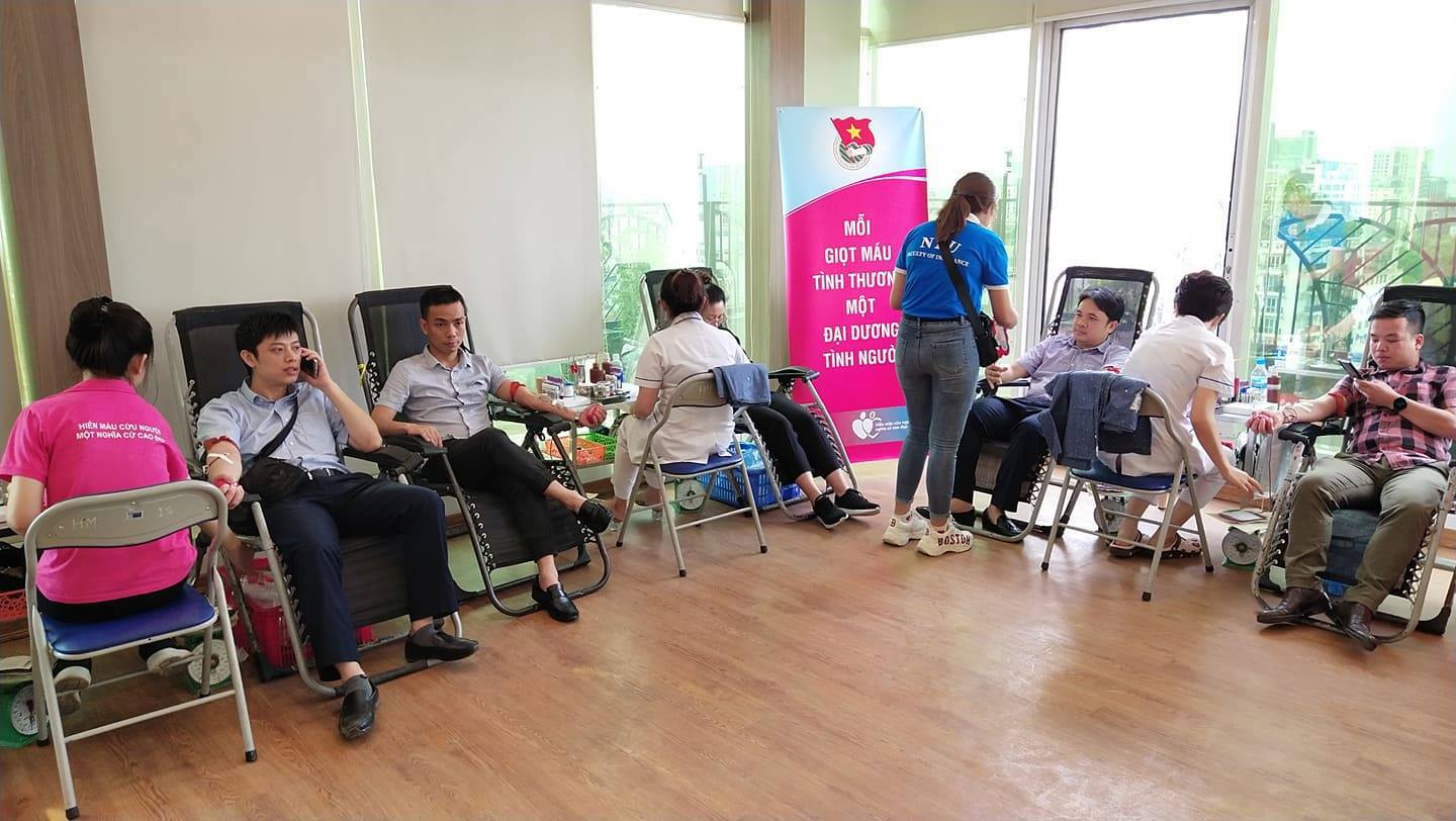 Hàng trăm cán bộ, nhân viên Tập đoàn Bảo Việt đã tham gia hiến máu tình nguyện “Bảo Việt - Vì hạnh phúc Việt”