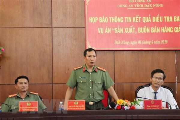 Lãnh đạo Công an tỉnh Đắk Nông trả lời câu hỏi của phóng viên báo chí. Ảnh: Ngọc Minh