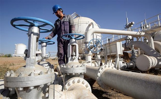 Một cơ sở khai thác dầu tại thành phố Kirkuk, miền bắc Iraq. Ảnh: AFP
