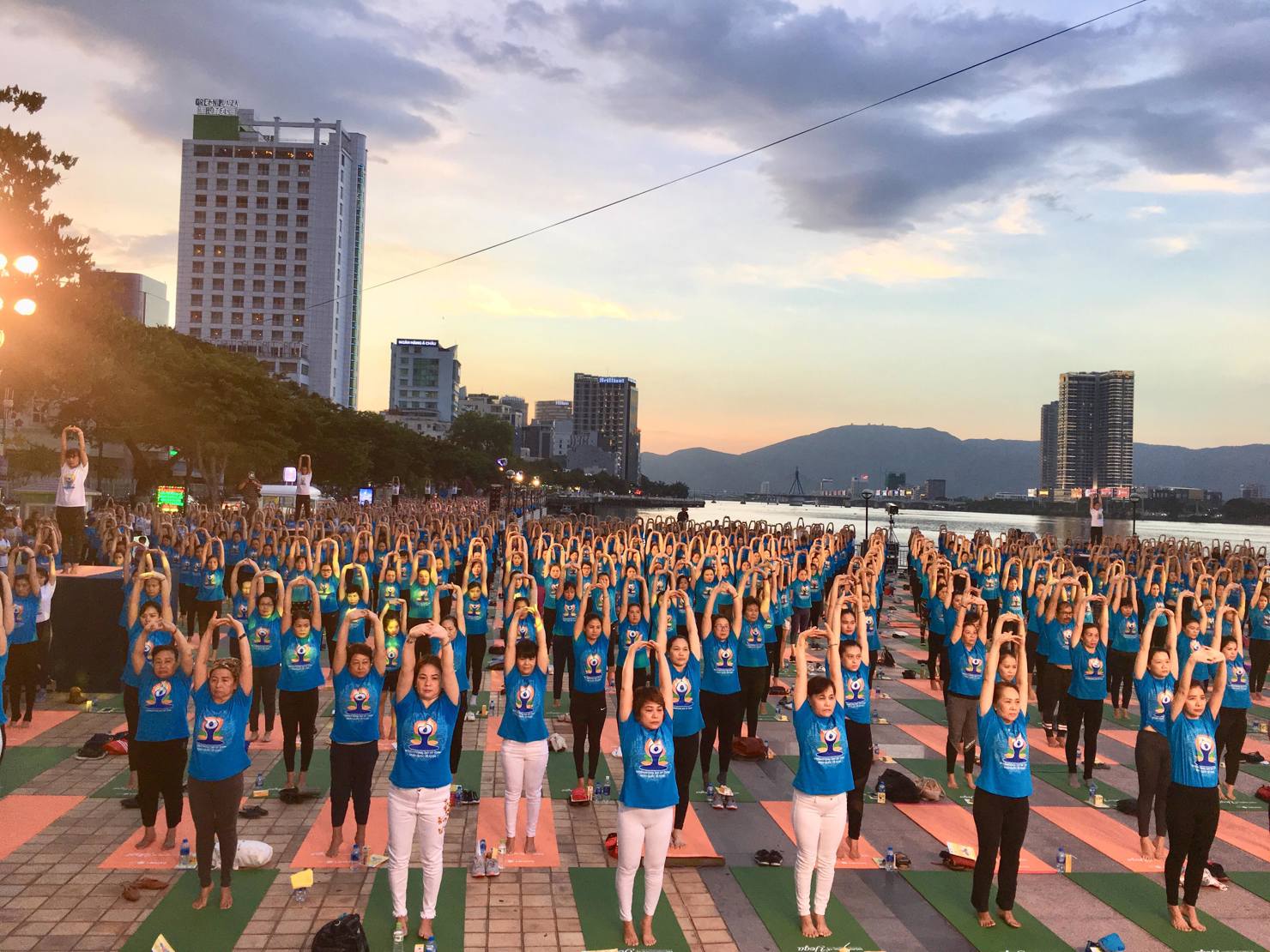 Hơn 50.000 người tập đã tham gia Ngày Quốc tế Yoga cùng Bảo Việt Nhân thọ