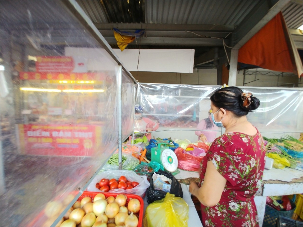 Tiểu thương buôn bán tại chợ truyền thống phải đảm bảo an toàn phòng chống dịch