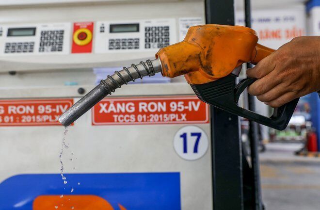 Giá dầu đang có xu hướng giảm.