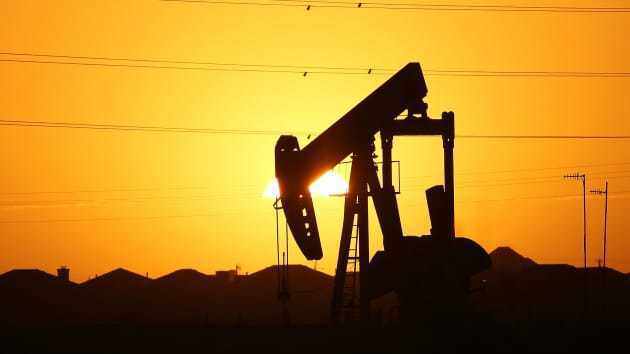Giá dầu thô giao kỳ hạn đang có xu hướng giảm trong tuần.
