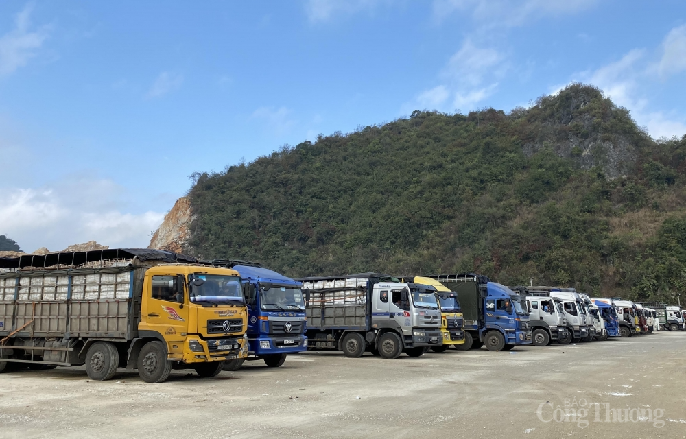 Xuất nhập khẩu hàng hóa tại khu vực cửa khẩu Tân Thanh (Lạng Sơn). Nguồn: Báo Công Thương