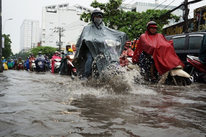 12 dự án thủy lợi ngoại thành TP. Hồ Chí Minh được kỳ vọng sẽ giảm ngập úng do mưa và triều cường.