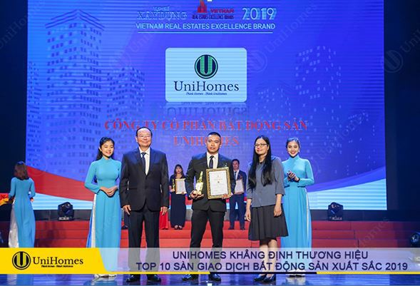 Giải thưởng Top 10 Sàn Giao Dịch Bất Động Sản Xuất Sắc 2019 là một trong những dấu mốc của chặng đường phát triển của UniHomes.