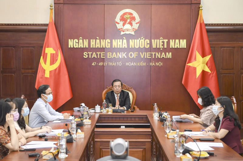 Phó Thống đốc Nguyễn Kim Anh đại diện Ngân hàng Nhà nước tham dự phiên họp