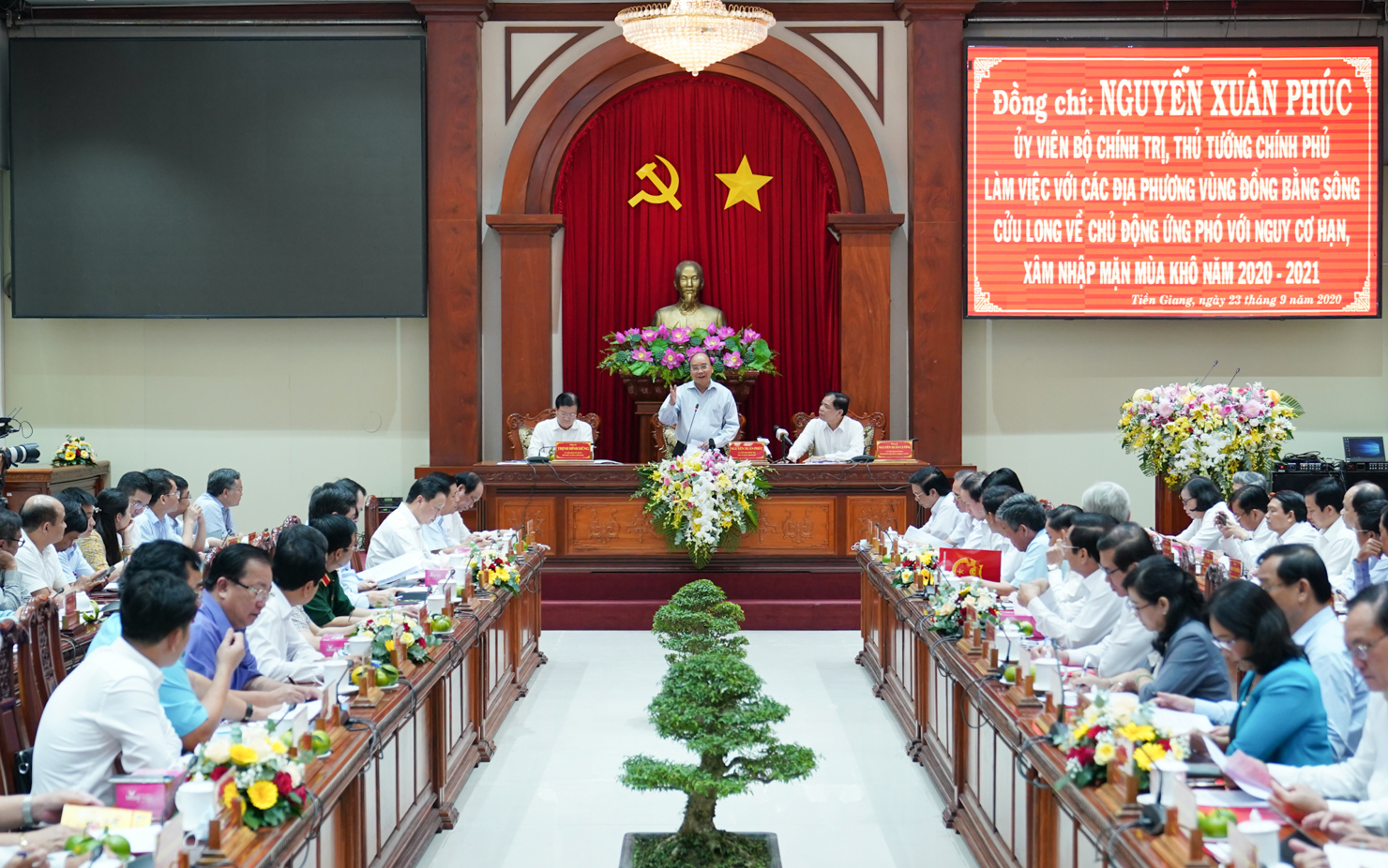 Thủ tướng Nguyễn Xuân Phúc làm việc với các địa phương Đồng bằng sông Cửu Long