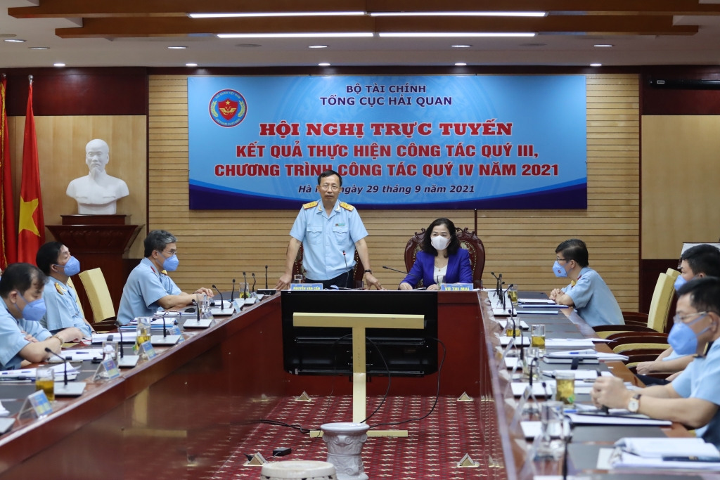 Tổng cục trưởng Tổng cục Hải quan Nguyễn Văn Cẩn tiếp thu ý kiến của Thứ trưởng và phát biểu kết luận Hội nghị